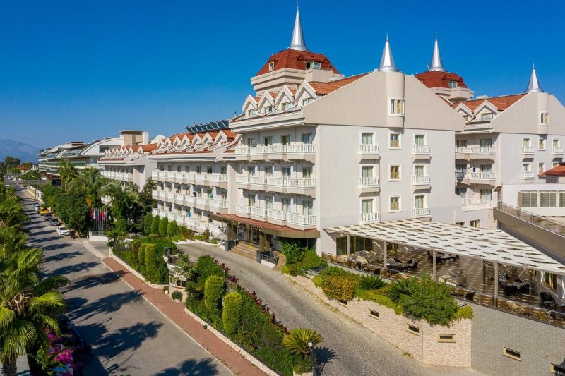 Belek utazás Aydinbey Famous Resort