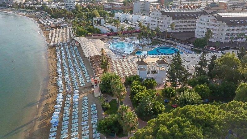 Alanya utazás Lonicera World Hotel