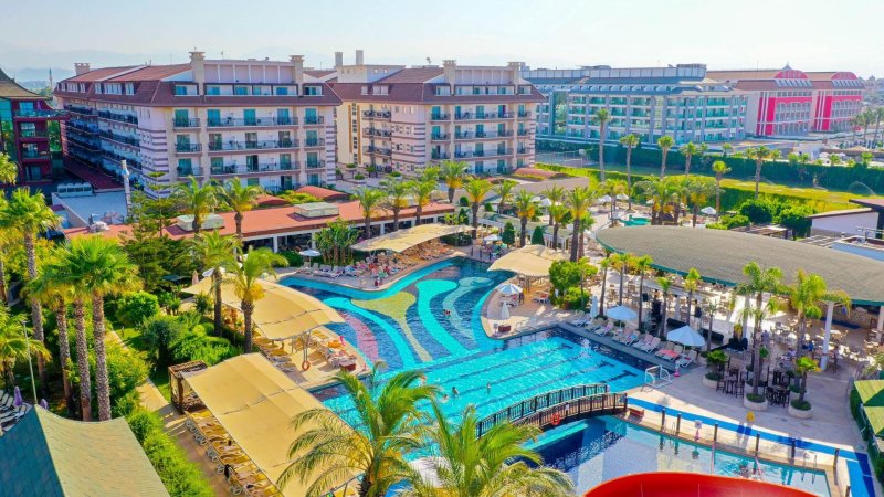 Belek utazás Crystal Family Resort