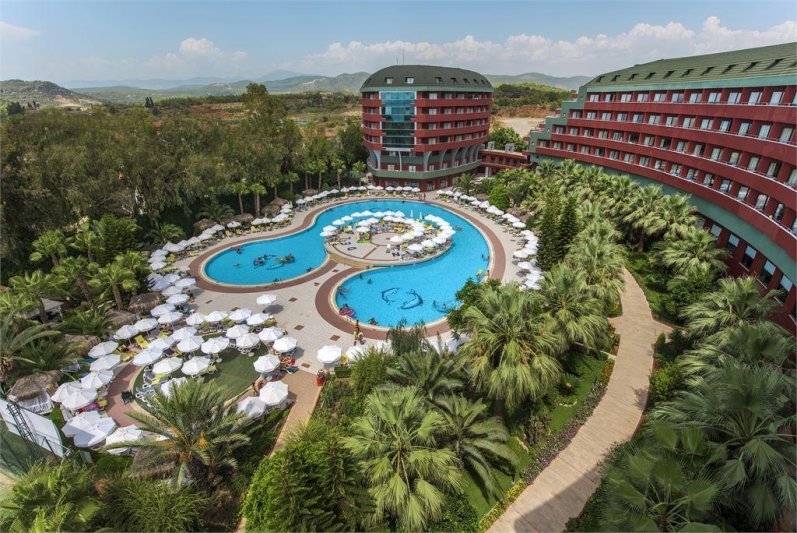 Alanya utazás Delphin Deluxe Resort