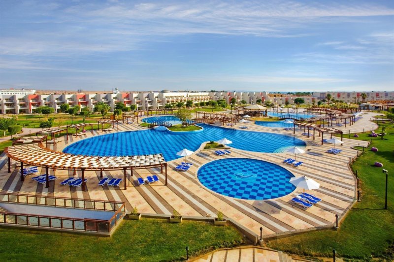 Hurghada utazás Posh Club By Sunrise Crystal Bay Resort