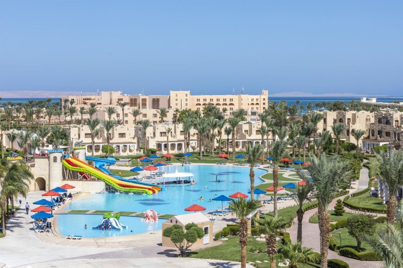 Hurghada utazás Royal Lagoons Resort & Aqua Park