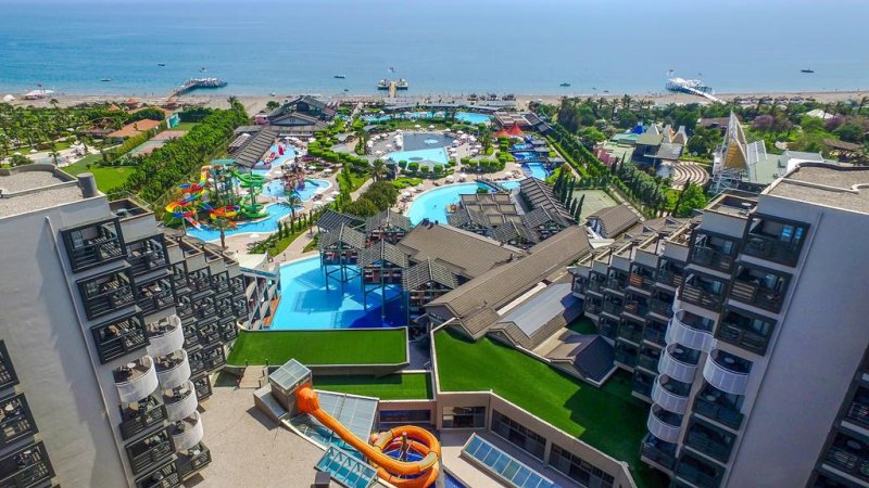 Antalya utazás Limak Lara De Luxe Hotel & Resort