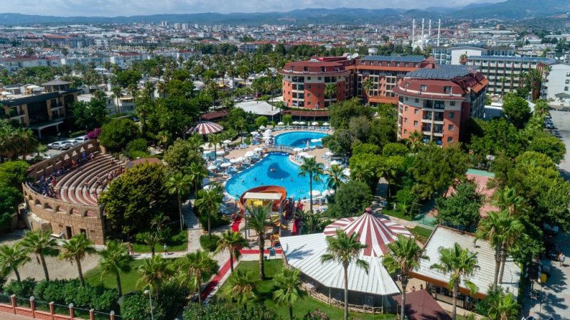 Alanya utazás Palmeras Beach Hotel