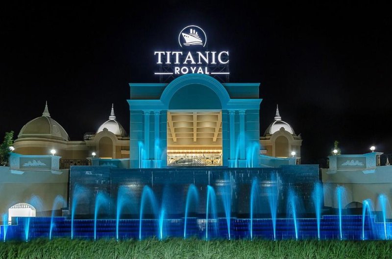 Hurghada utazás Titanic Royal