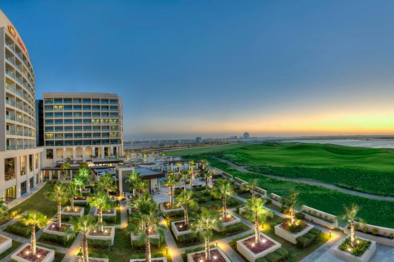 Abu Dhabi utazás Crowne Plaza Abu Dhabi Yas Island