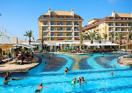 Belek utazás Crystal Family Resort